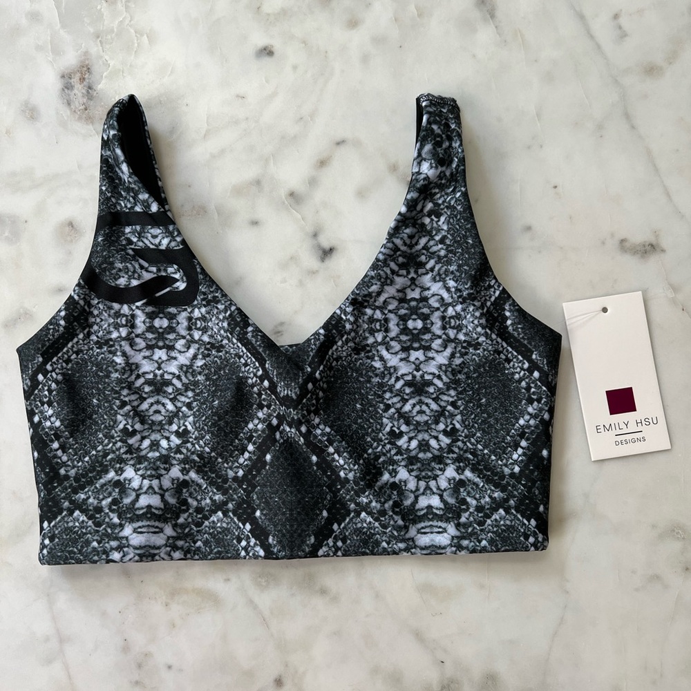 NEW WITH TAGS - Emily Hsu CYCLEBAR sports bra - size small